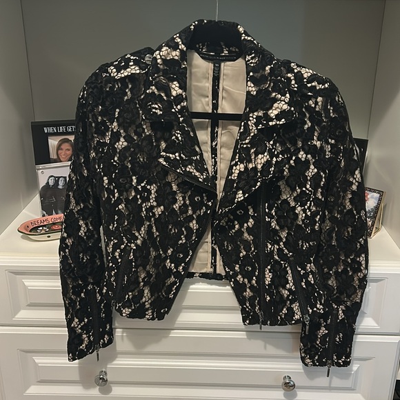 Elegant Black Lace Women's Jacket - Picture 2 of 2